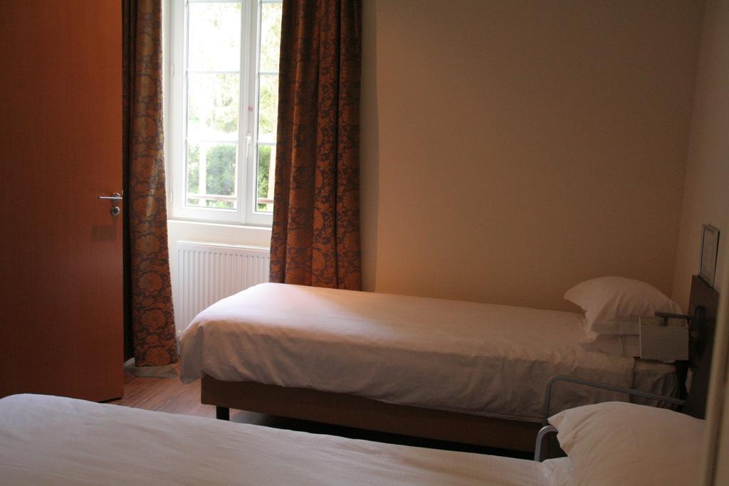 אובוסון Hotel La Beauze חדר תמונה