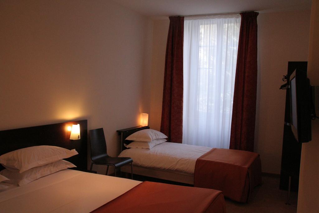 אובוסון Hotel La Beauze חדר תמונה