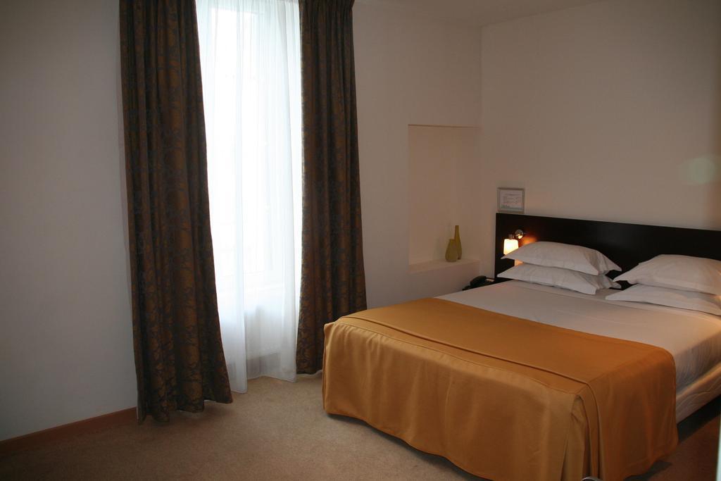 אובוסון Hotel La Beauze חדר תמונה