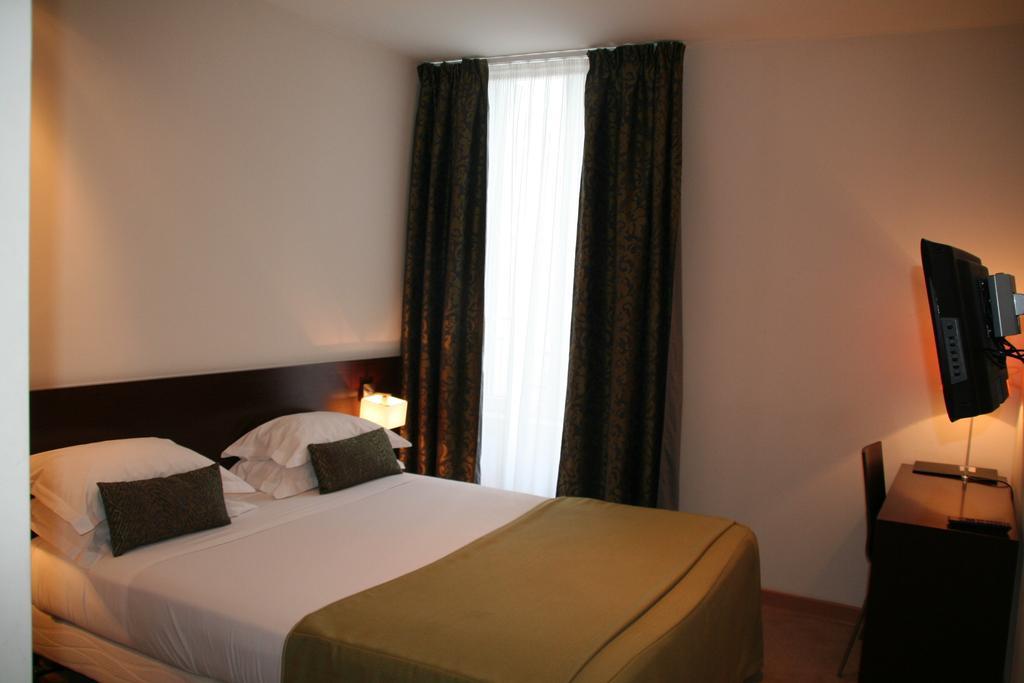 אובוסון Hotel La Beauze חדר תמונה